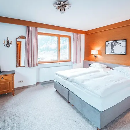 招待所 Garni Almjur 3*