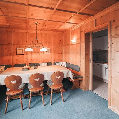 Garni Almjur 招待所 3*