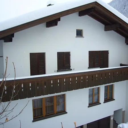 Garni Almjur